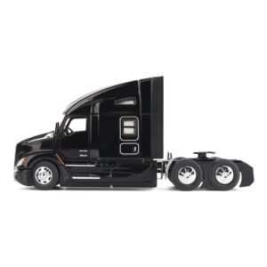 1:50 Tracto Camión Kenworth ® T680 Con Camarote (Negro)